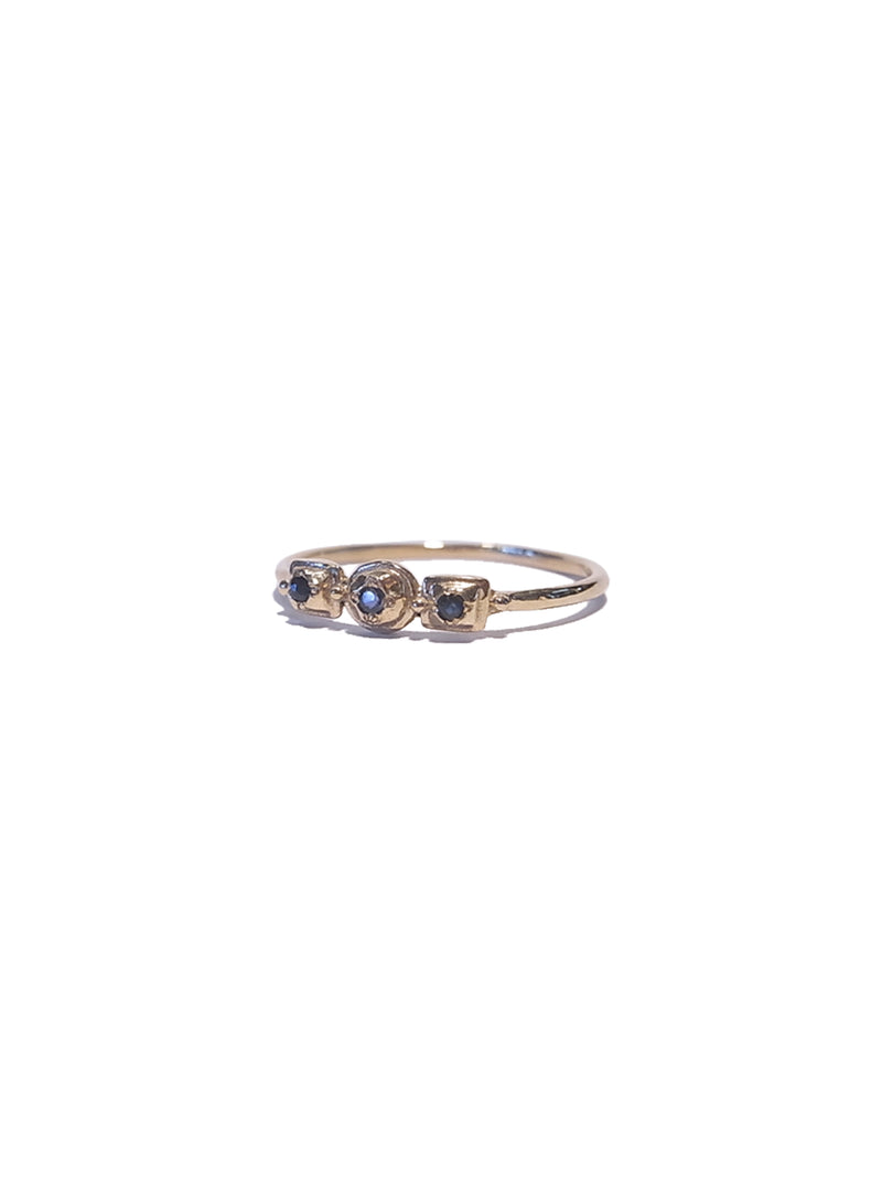 Classical 3 Chaton Ring
