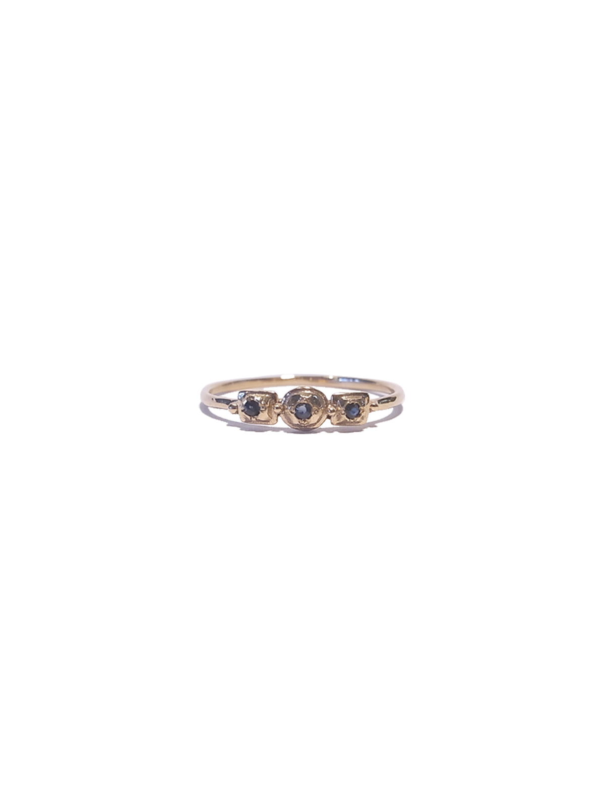 Classical 3 Chaton Ring