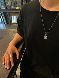 medium oval necklace