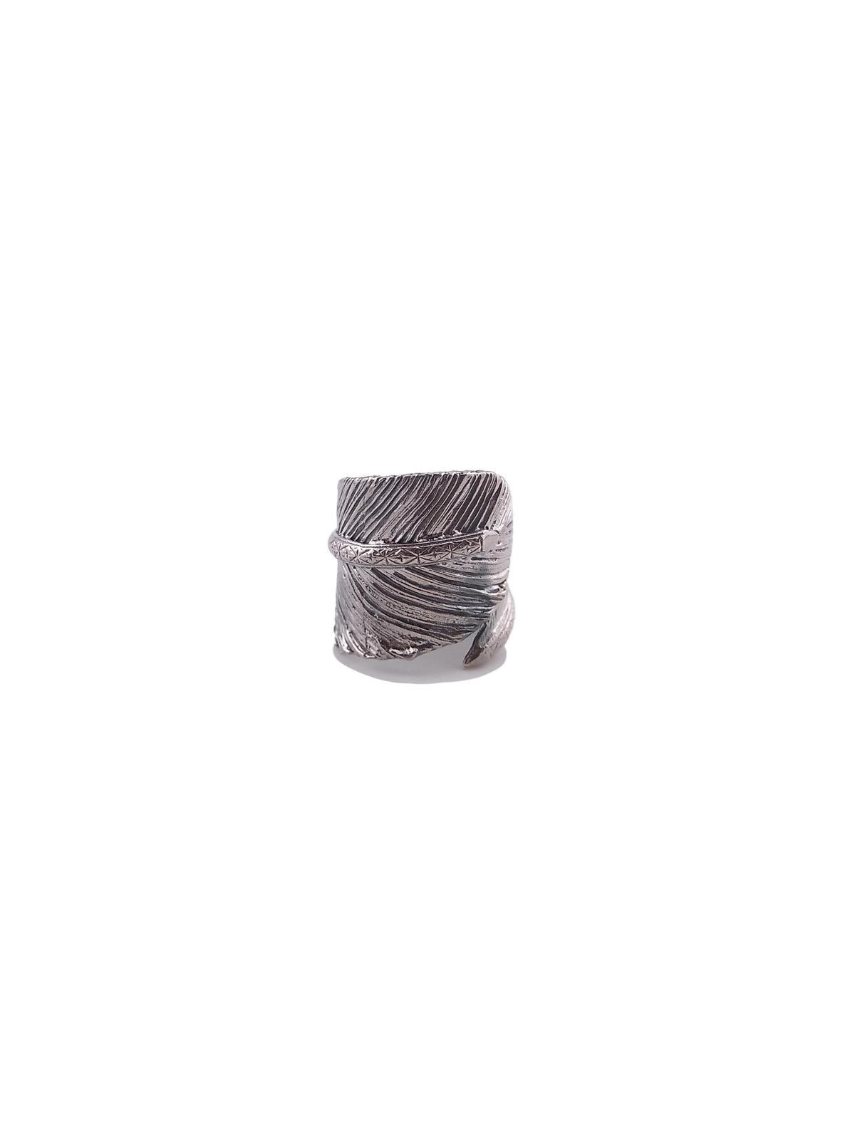 FEATHER RING