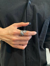 FEATHER RING
