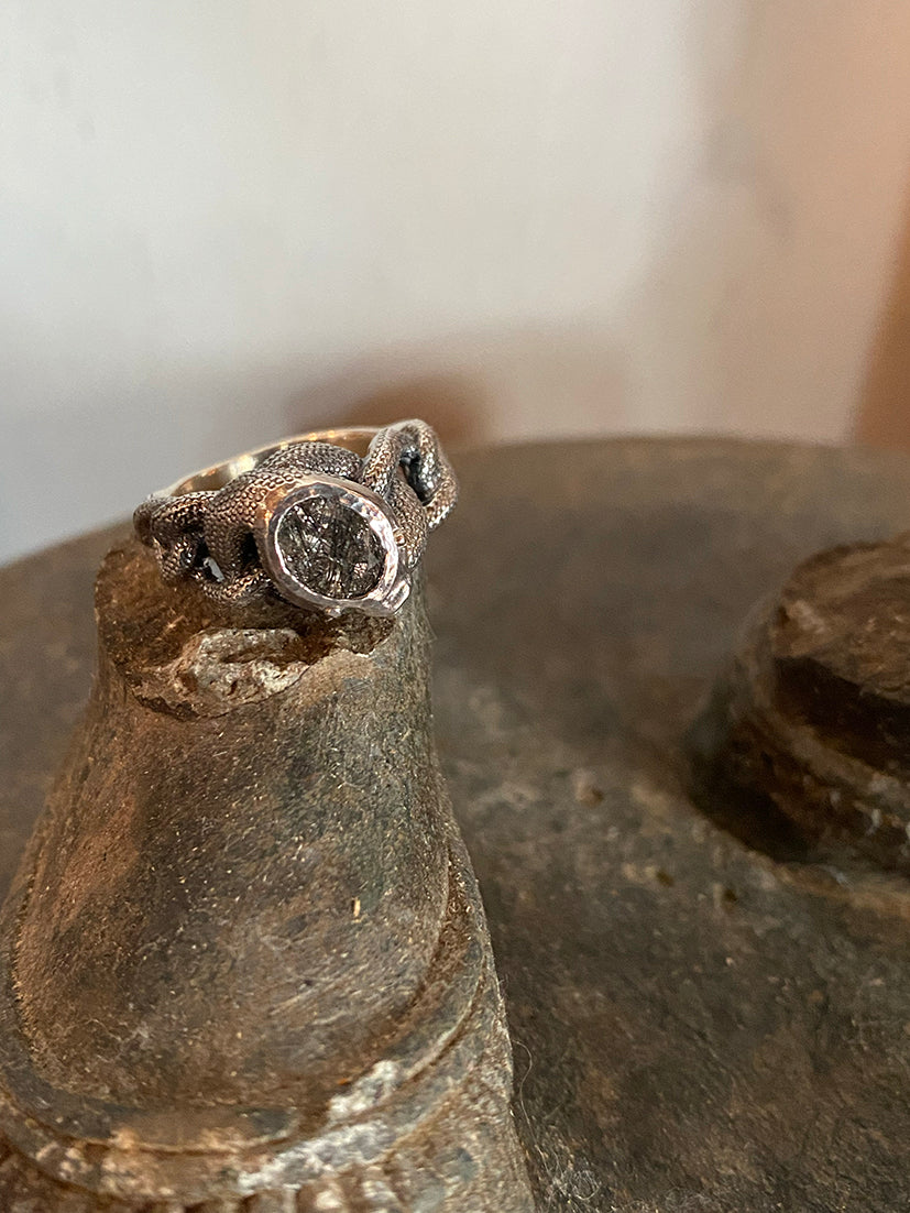 Snake Quartz Ring