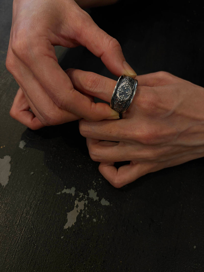 fleur de lys ring