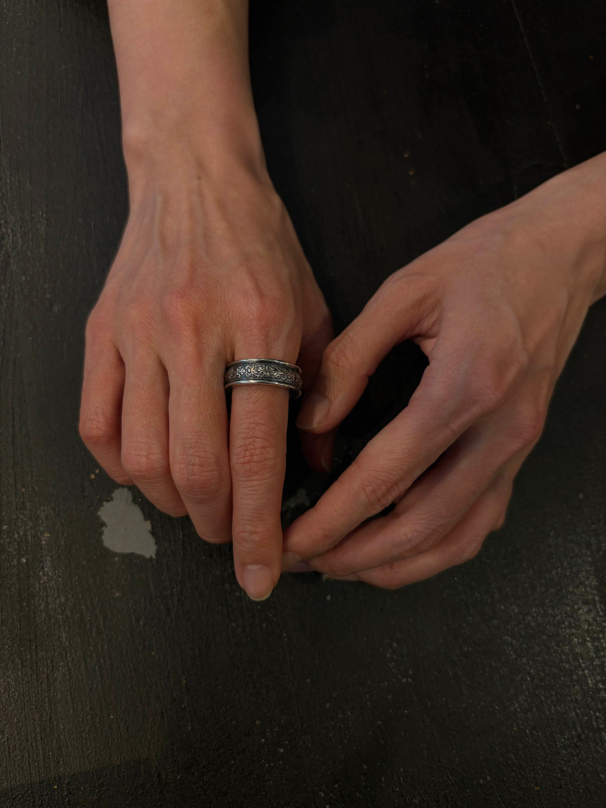 engraved pattern flat ring
