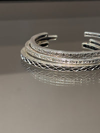 Clover Patterned Bracelet