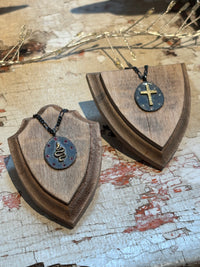 Medaille Cross Necklace